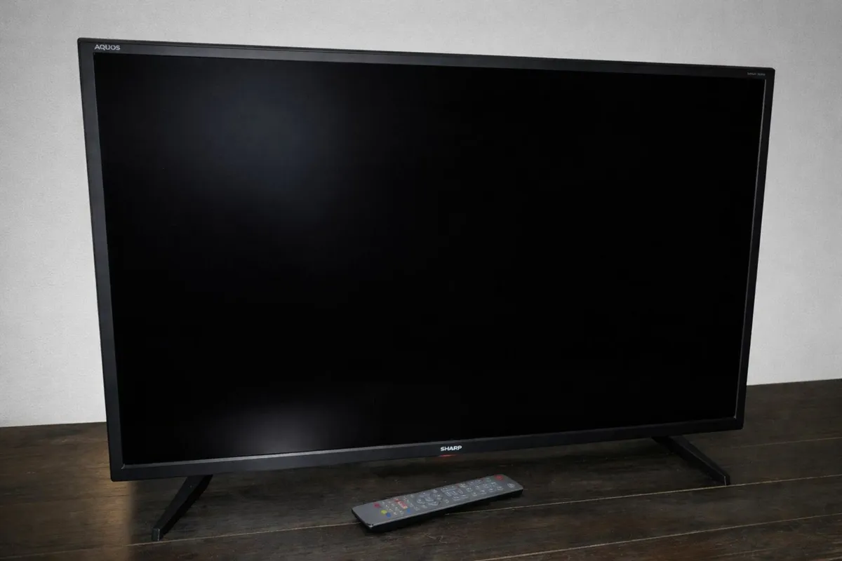 Sharp 40” Smart TV (102 cm) – Excellent Condition