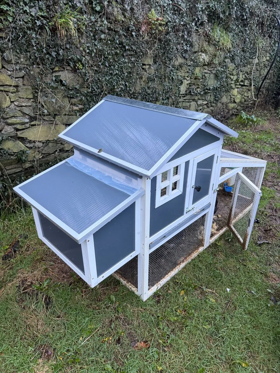Hen house for sale - Image 2