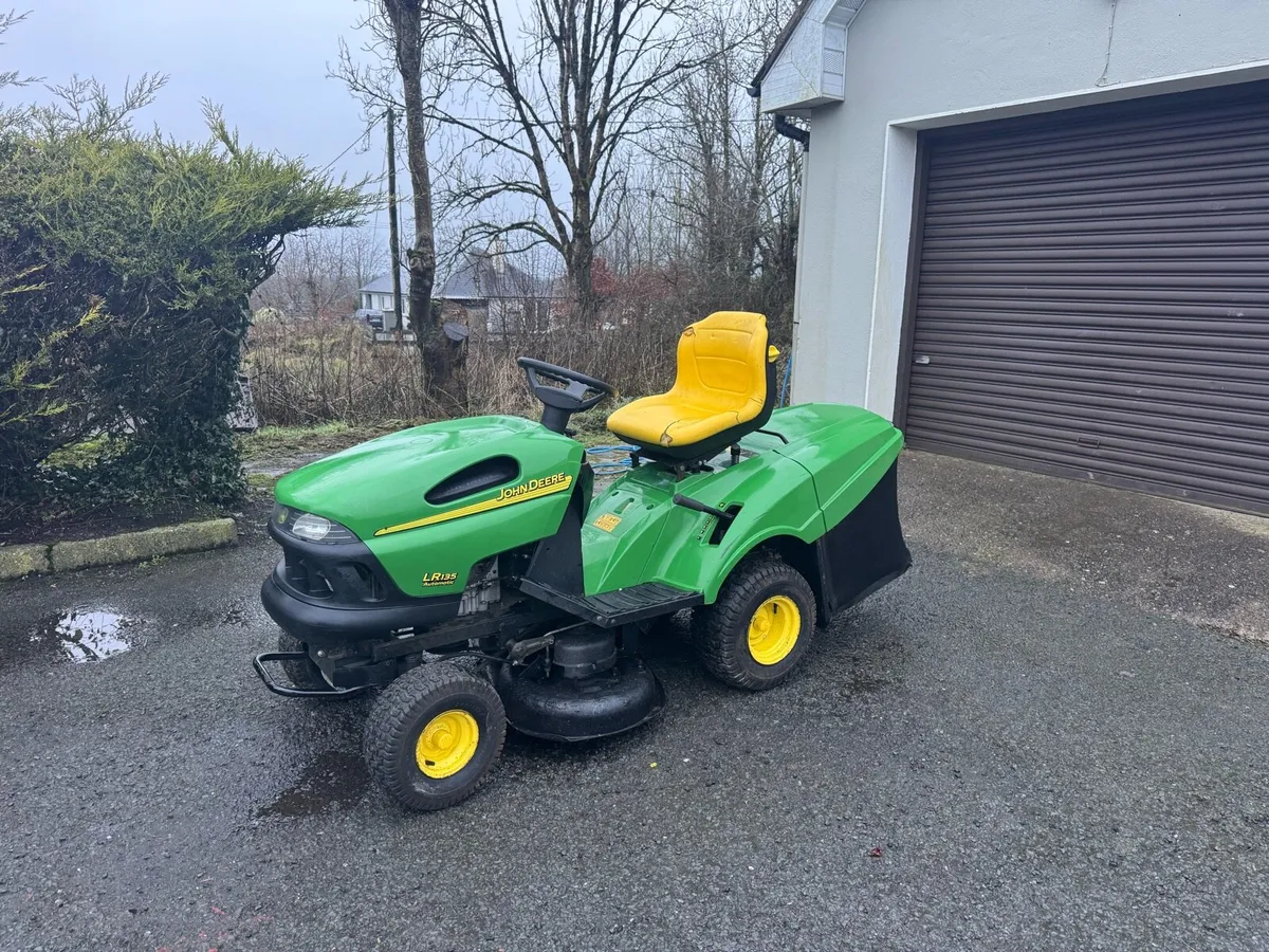 Ride on mower - Image 1