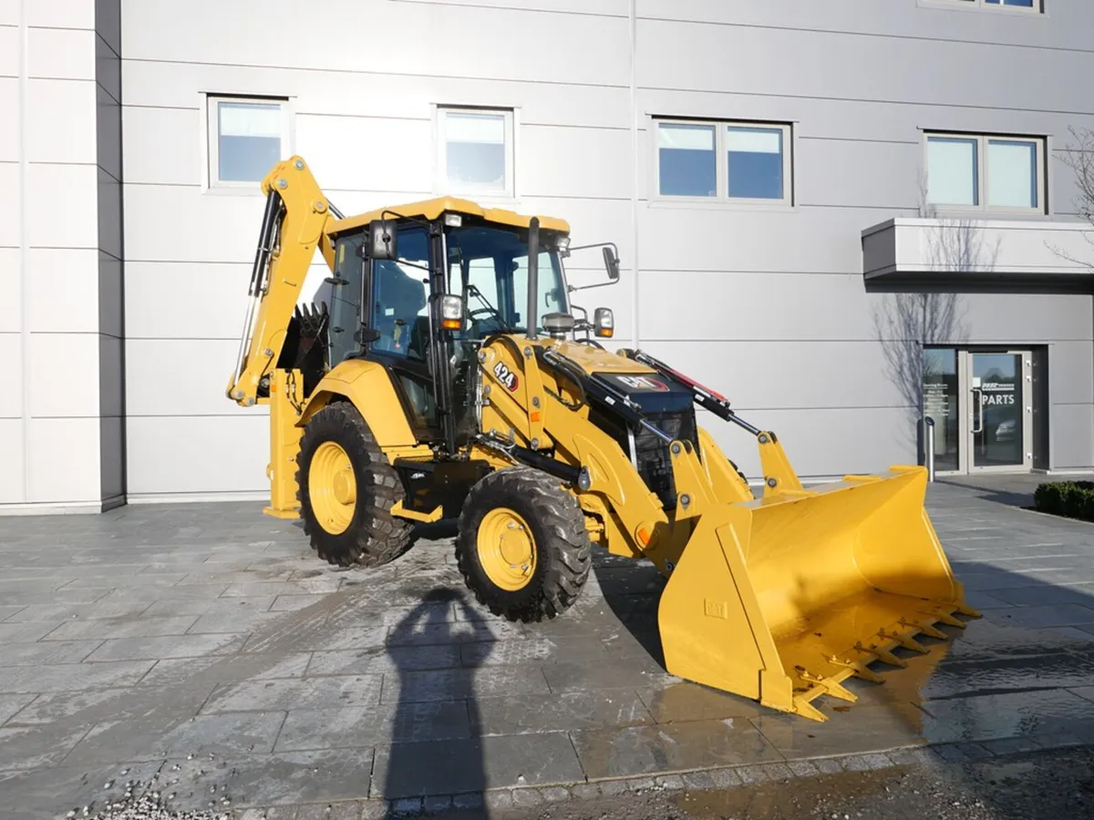 2025 Caterpillar 424 Back Hoe Mew Unused Only 8 Hr - Image 1