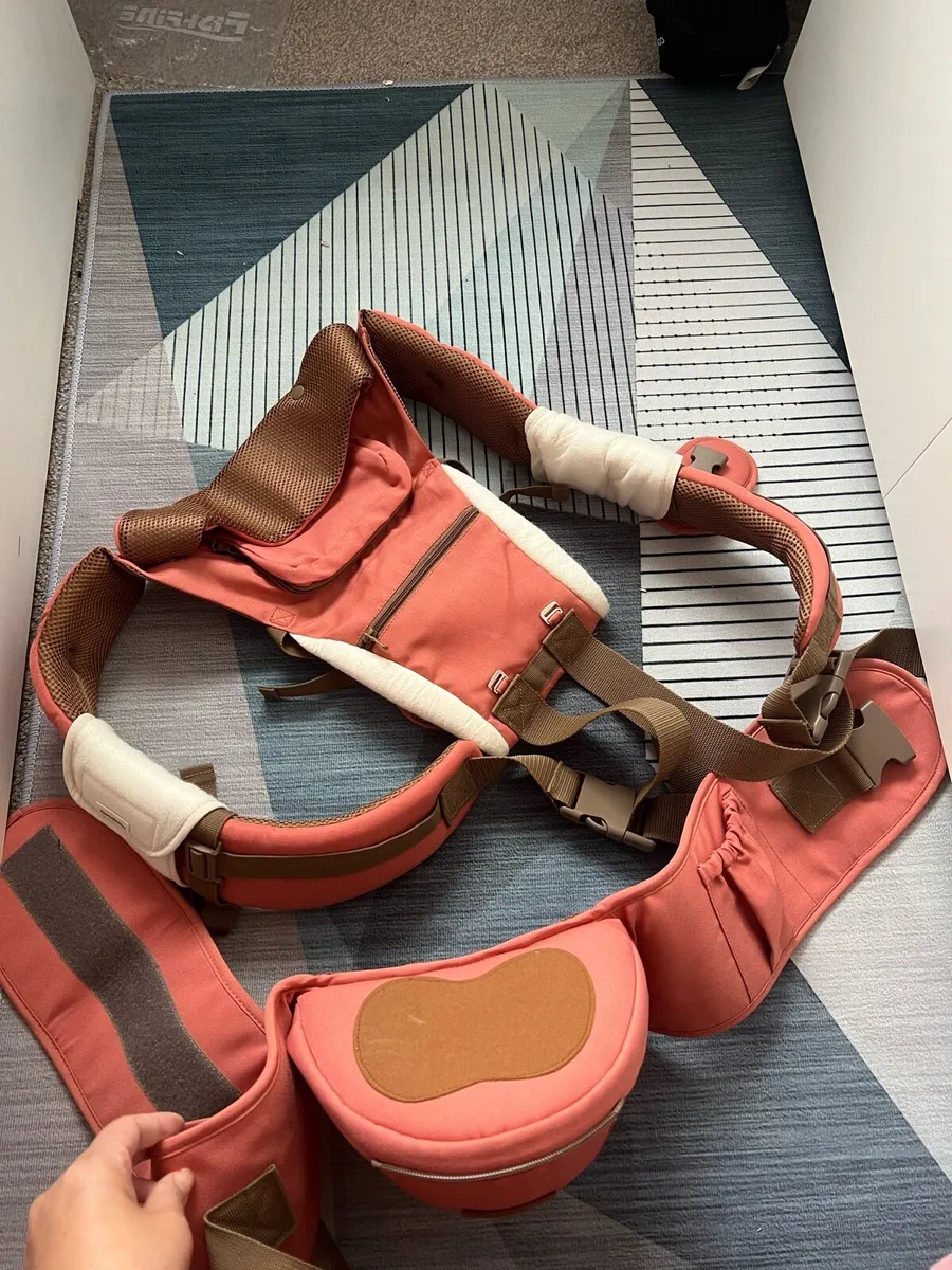 Baby carrier - Image 1