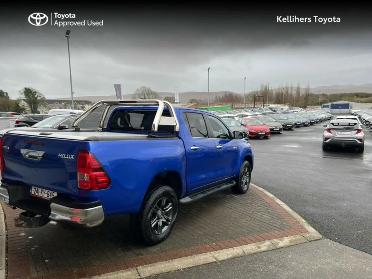 Toyota Hilux 2.8 SR5 D/CAB AUTO - Image 2