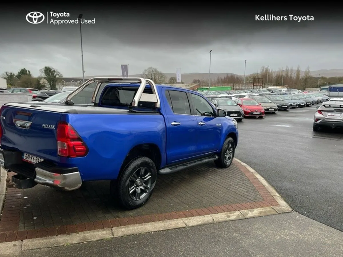 Toyota Hilux 2.8 SR5 D/CAB AUTO - Image 4