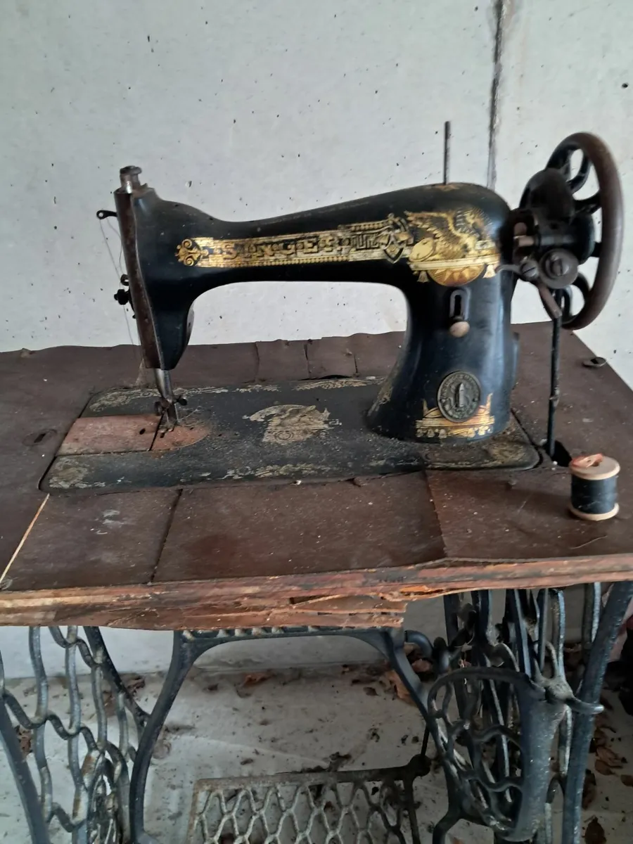 Sewing machine - Image 4