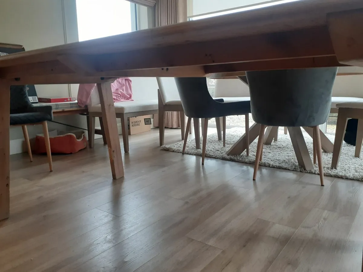 Table (& chairs) - Image 3