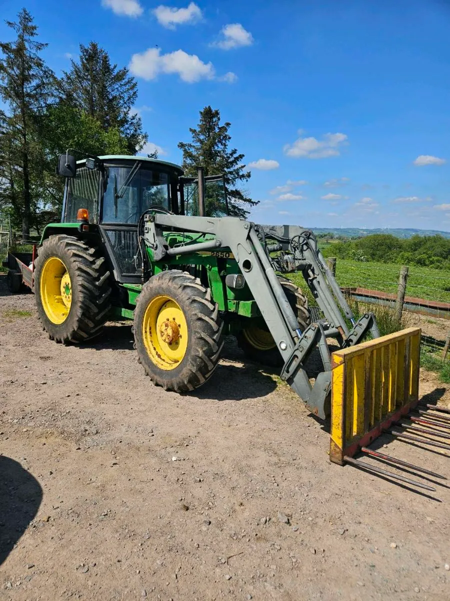 1992 John Deere 2650 - Image 1