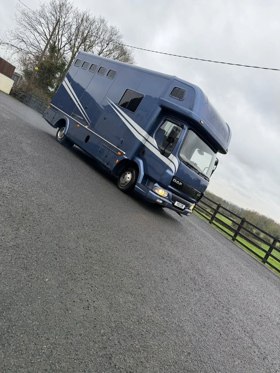 Trojan horsebox - Image 1