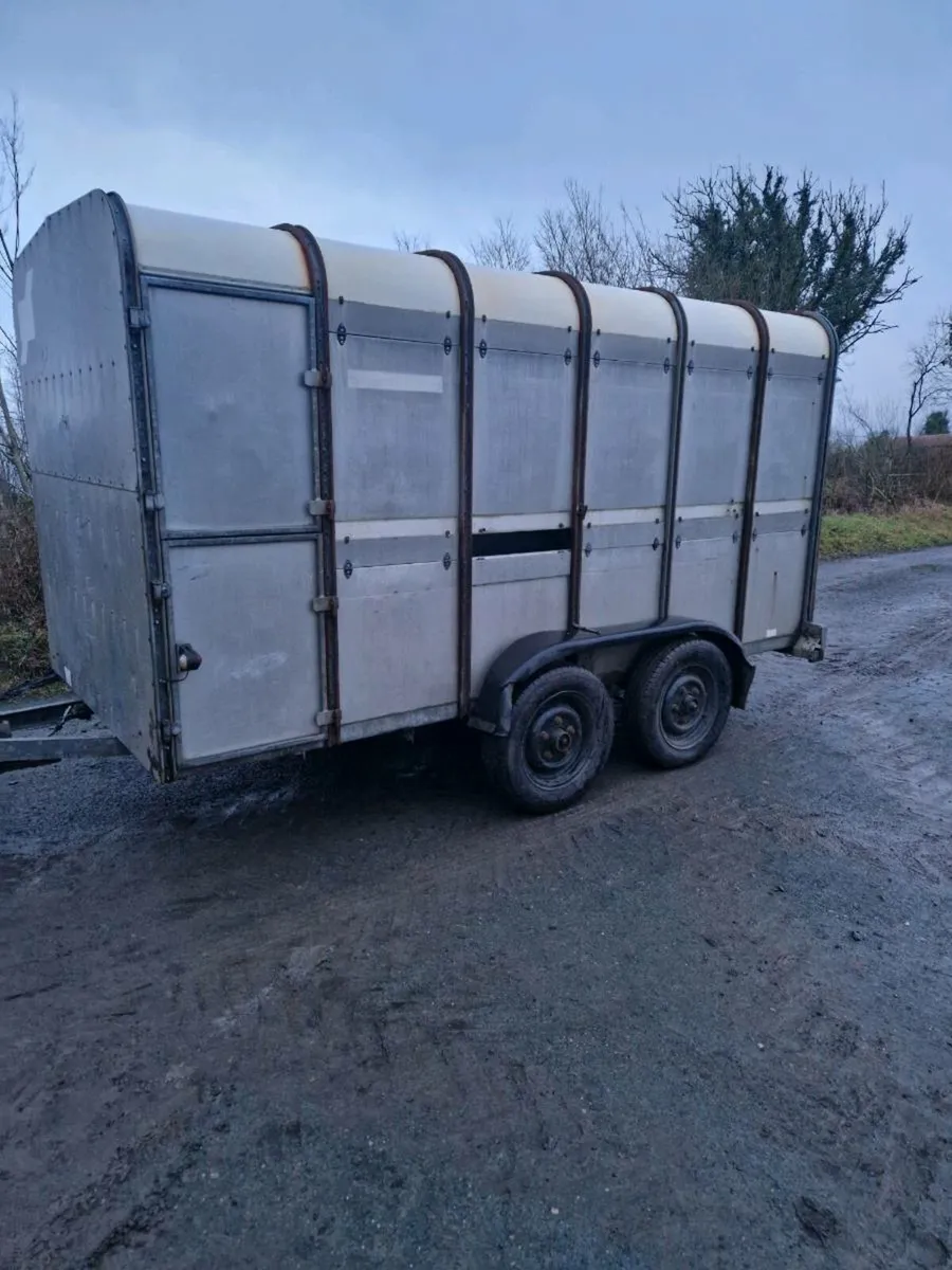 Cattle trailer - Image 1