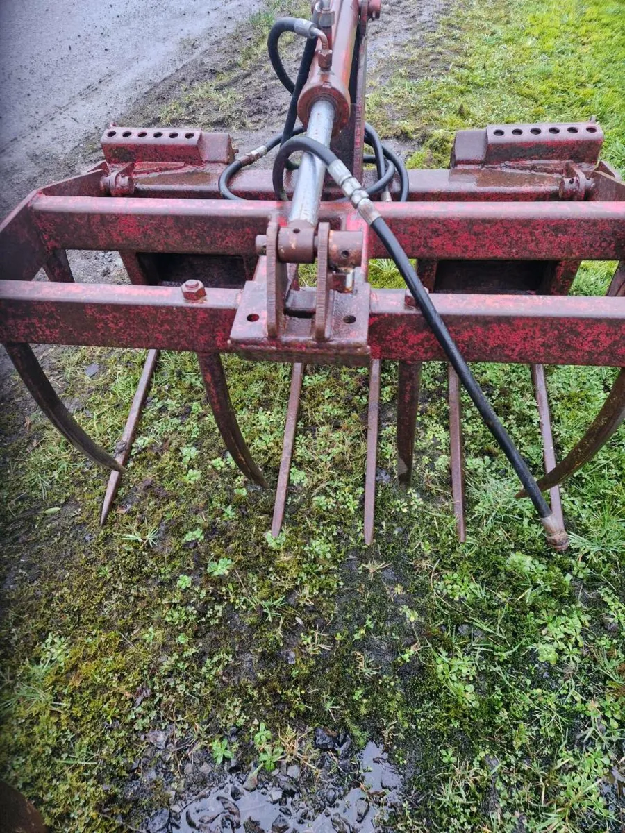 Silage grabs for skidster - Image 2