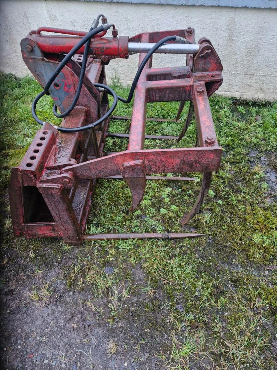 Silage grabs for skidster - Image 3