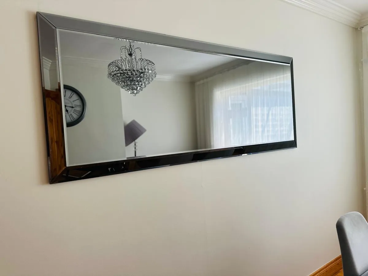 Dinner table - Image 3