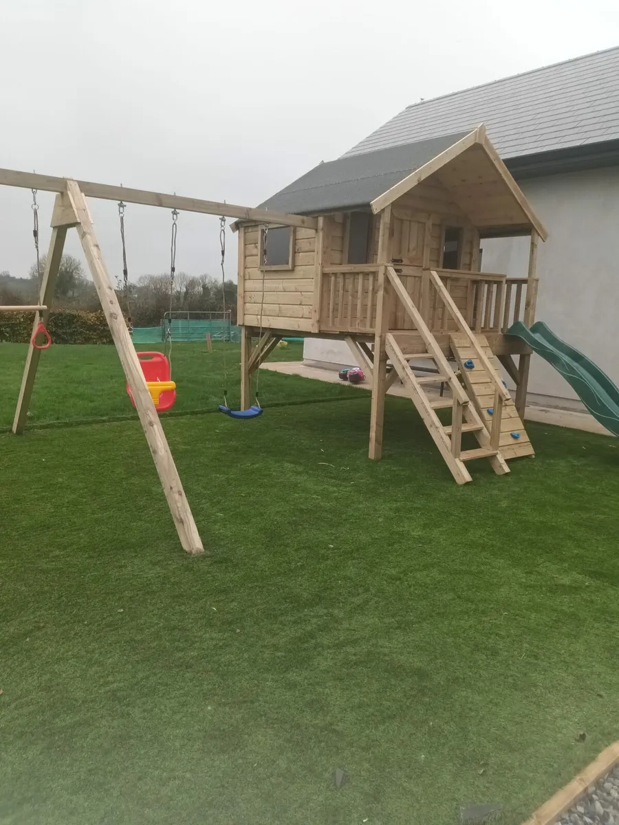 Climbing frames and playhouses - Image 1