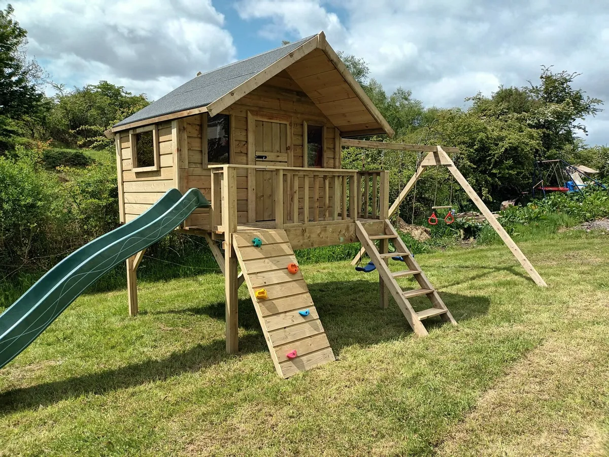 Climbing frames and playhouses - Image 4