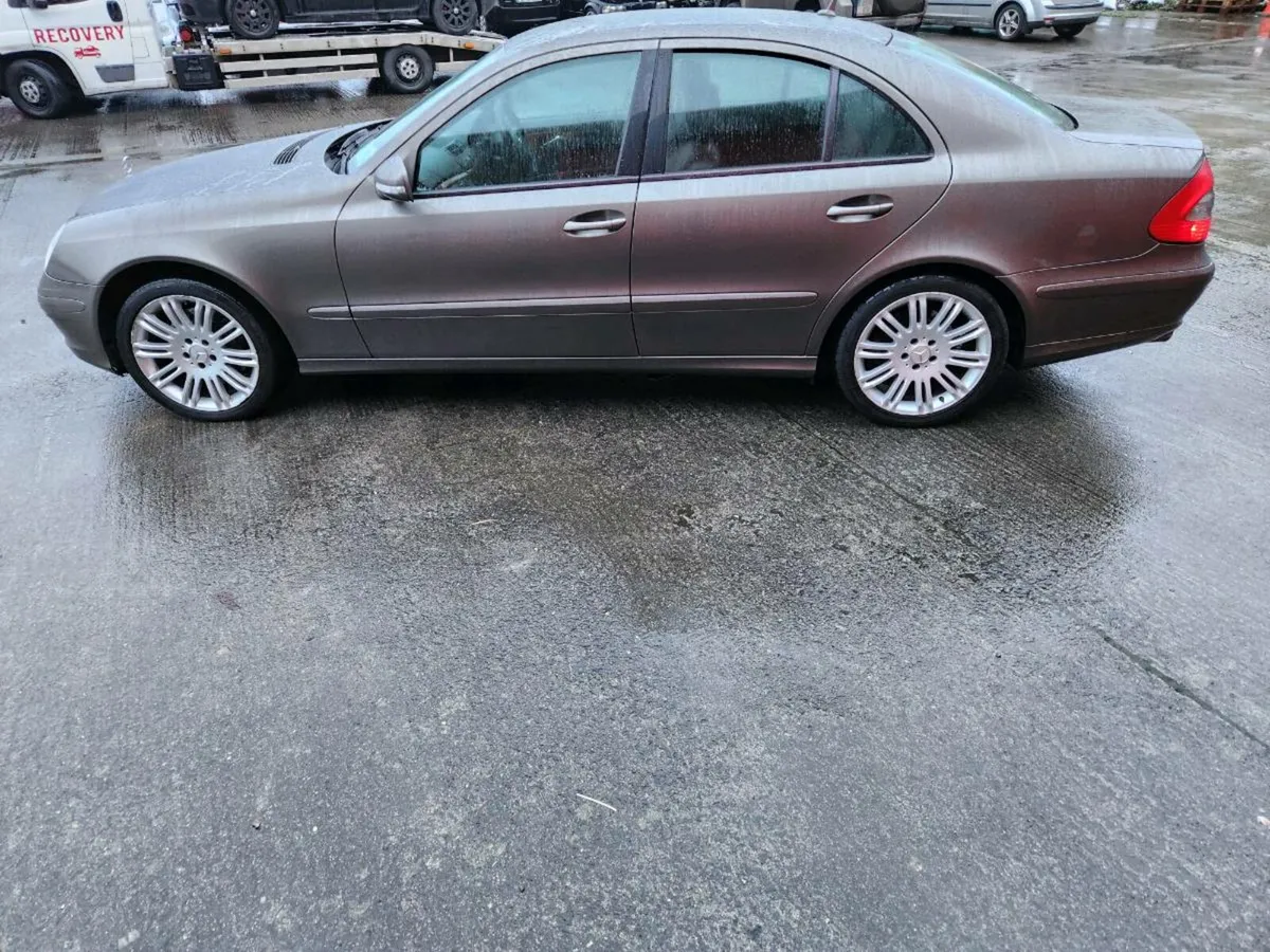 Mercedes E200 Sport - Image 4