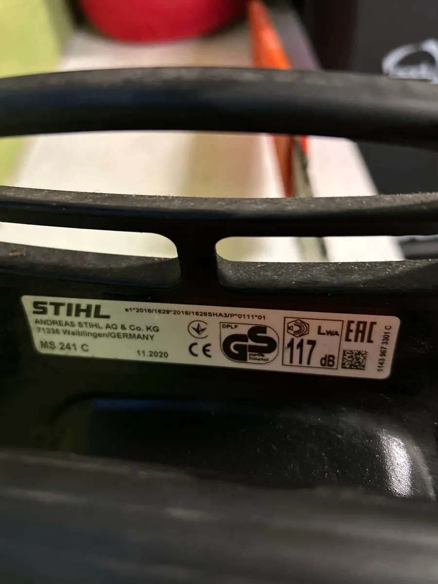 Stihl 241 chainsaw - Image 2