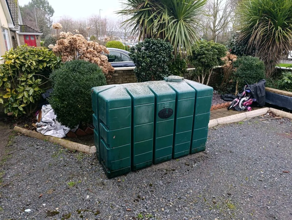 Oil tank - Image 1