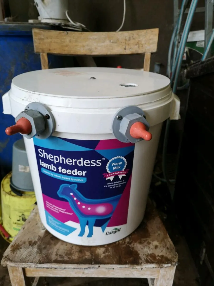 Shepherdess Lamb Feeder - Image 2