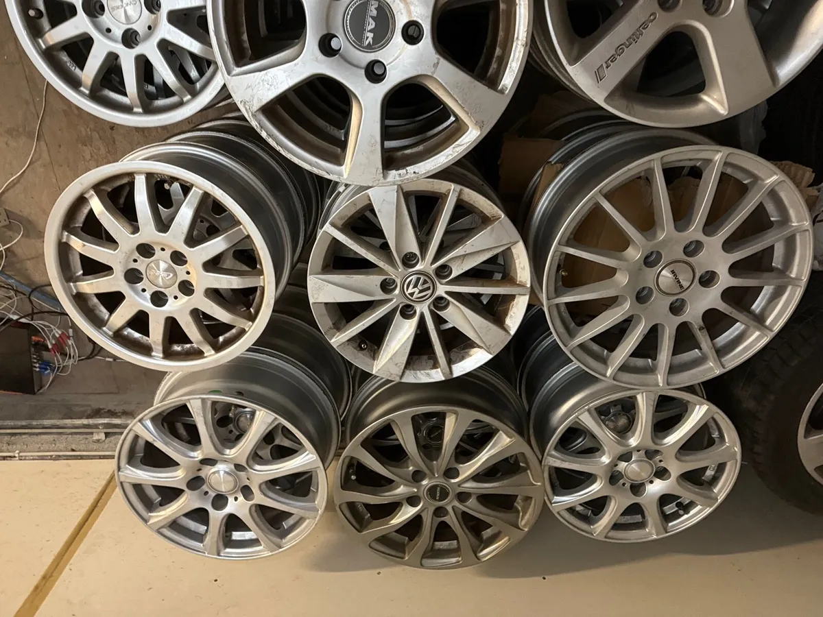 Alloy and spare wheels - Image 1