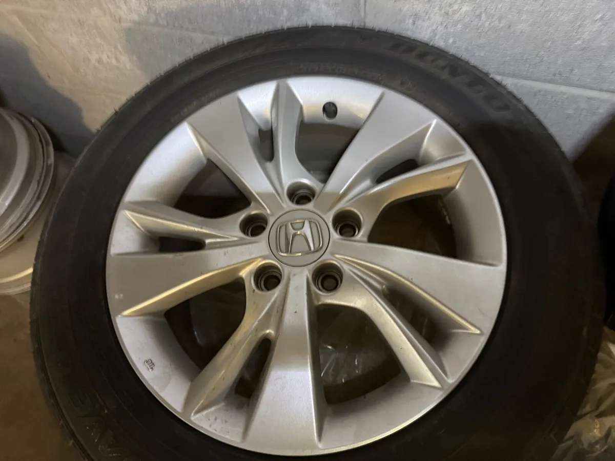 Alloy and spare wheels - Image 4