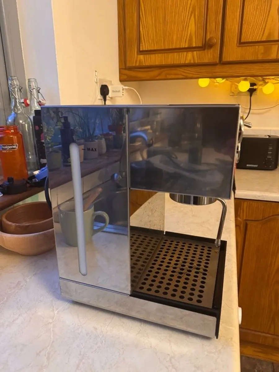 coffee machine and grinder - Image 3