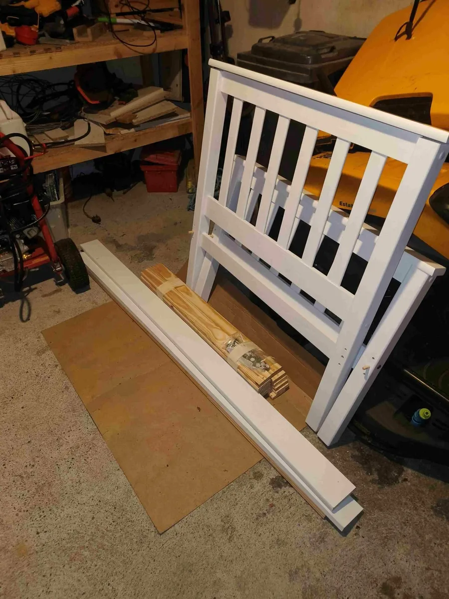 White single bed - Image 3