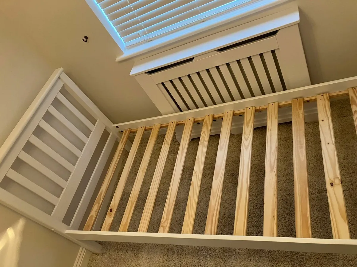 White single bed - Image 1