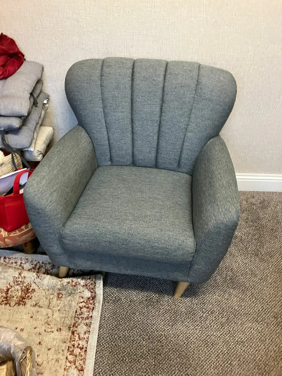 Grey single chair - Image 2