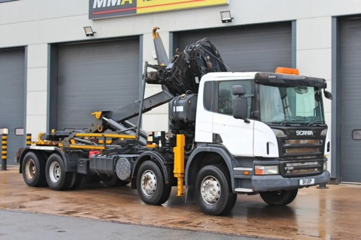 2008 SCANIA P340 8X4 HOOK LOADER  & CRANE - Image 1