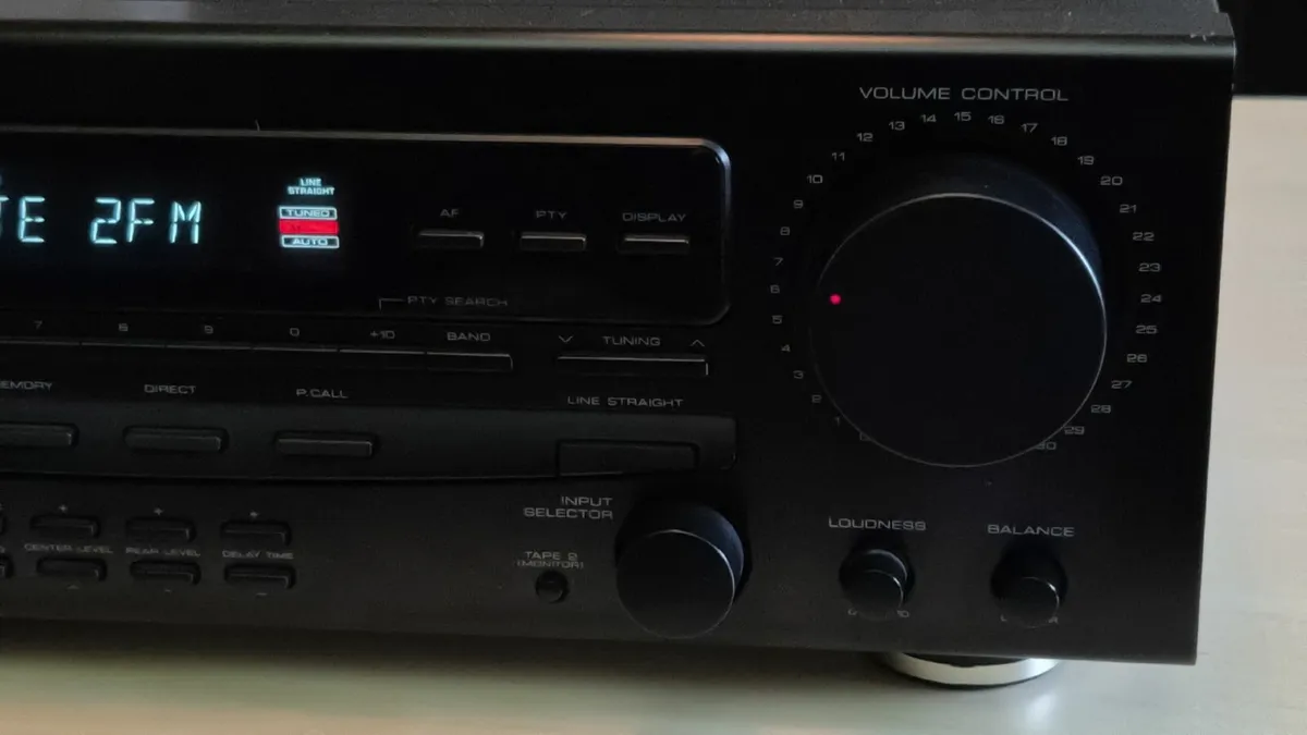 Kenwood KR-V6050 receiver with original remote - Image 3