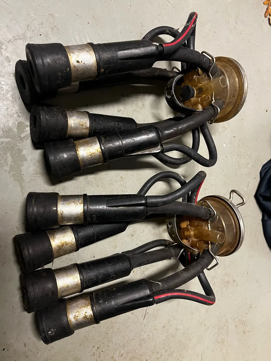 Clusters and Bowls Available *2nd Hand - Image 2