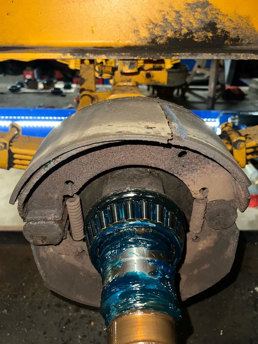 Trailer maintenance - Image 2