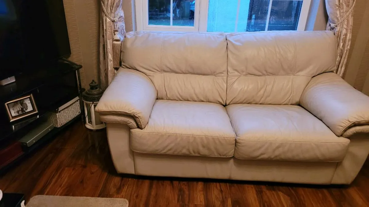 Leather Couches 2 seater & 3 Seater - Image 1