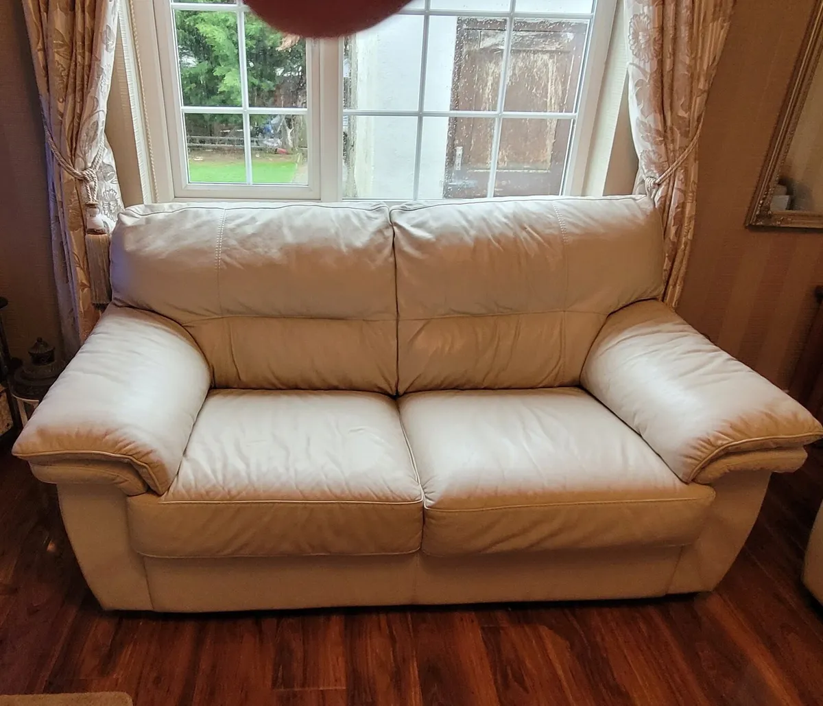 Leather Couches 2 seater & 3 Seater - Image 2