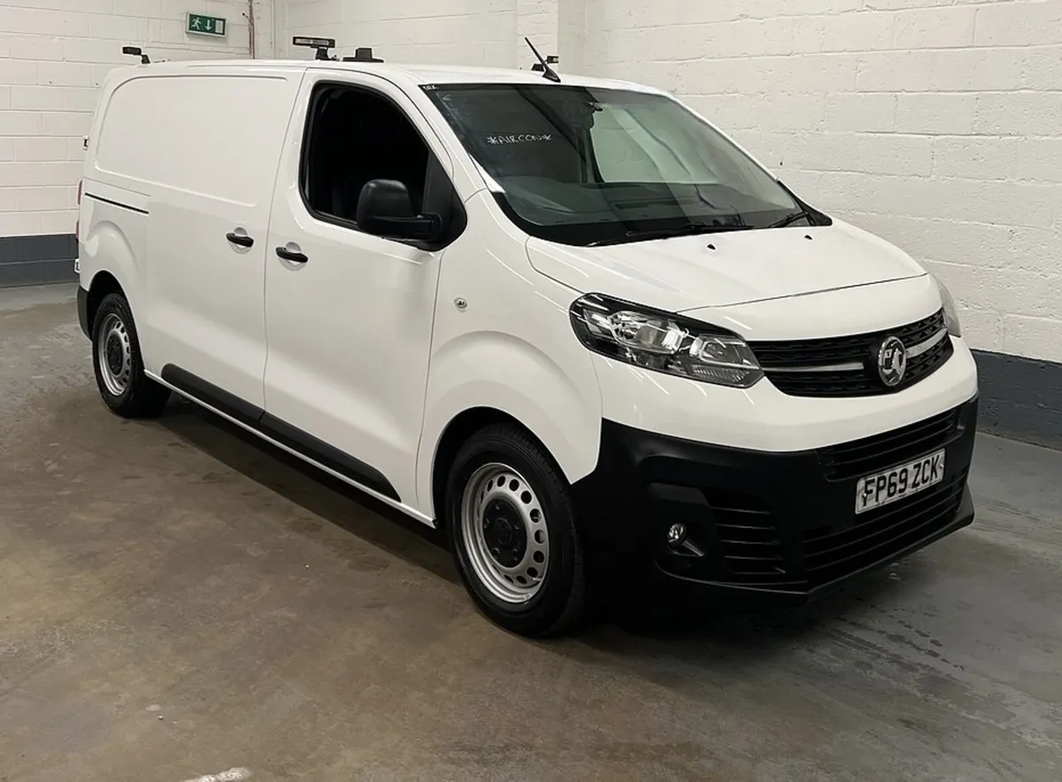 2019 Vauxhall Vivaro Small Panel Van - Image 3
