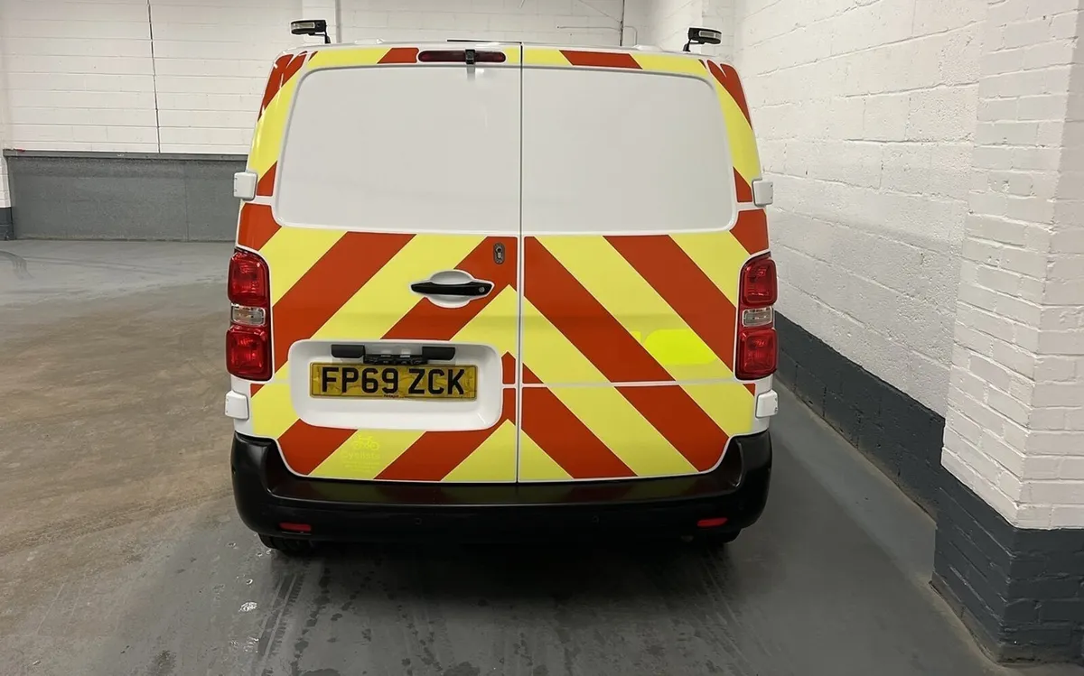 2019 Vauxhall Vivaro Small Panel Van - Image 4