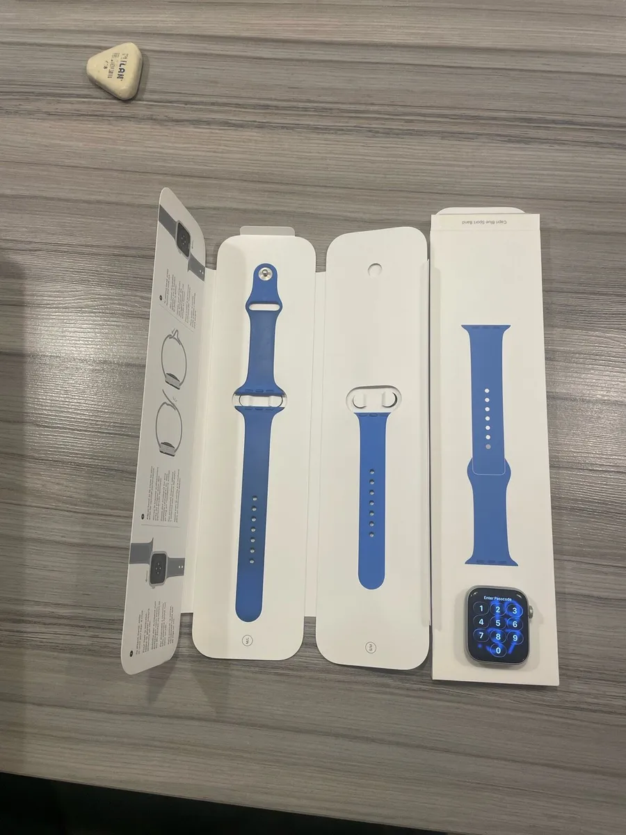apple watch series 6 - Image 1