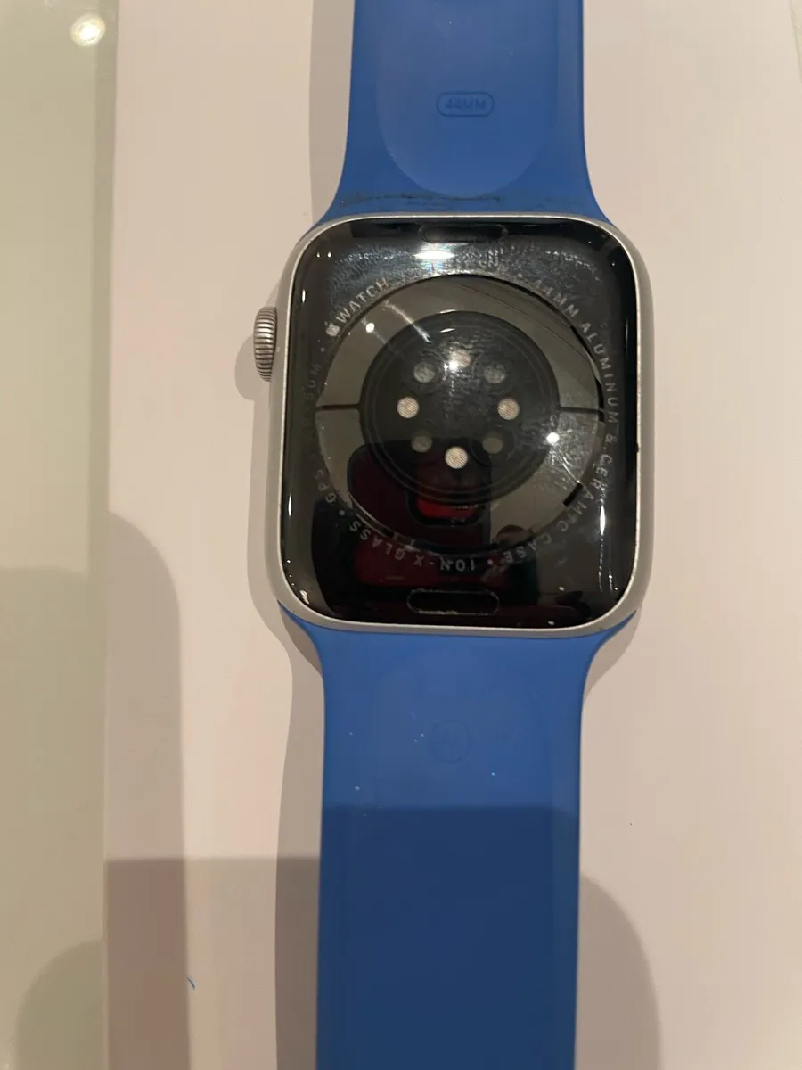 apple watch series 6 - Image 4