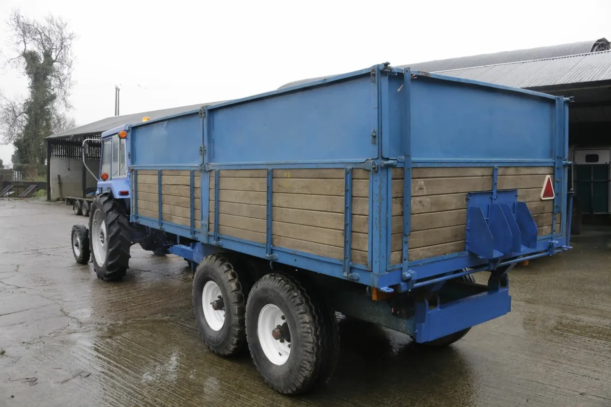 grain trailer - Image 1