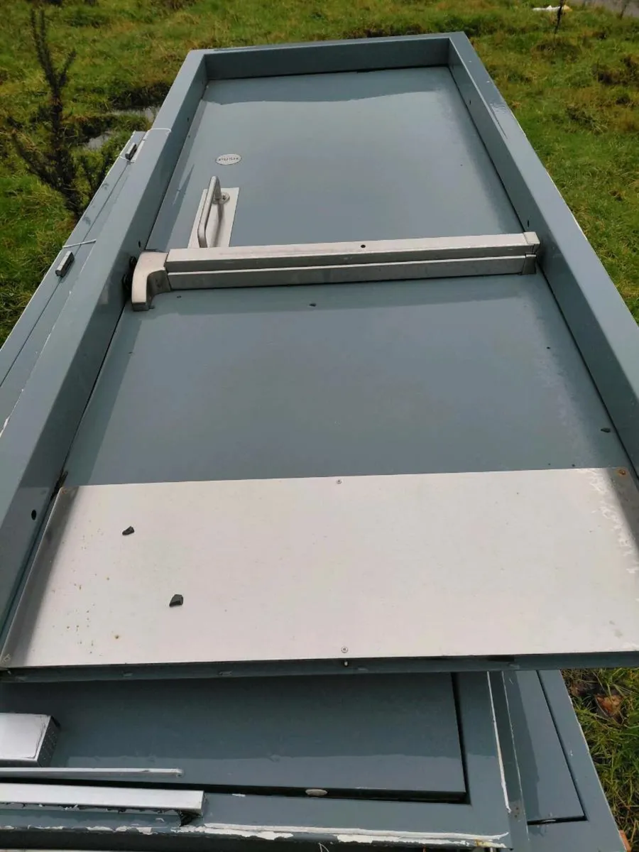 Steel  door - Image 2