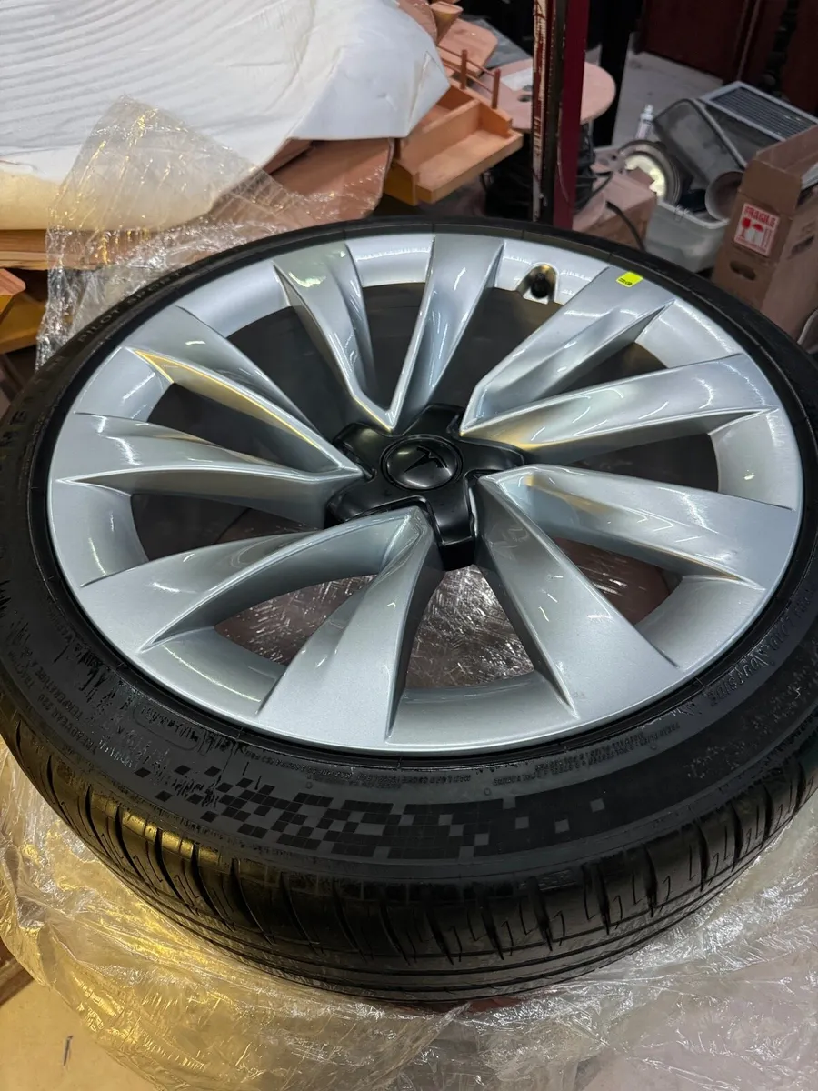 Model Y Juniper 20 Helix Wheels Model 3 Nova 19 - Image 1
