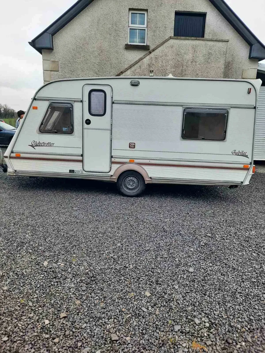 2 berth caravan - Image 3