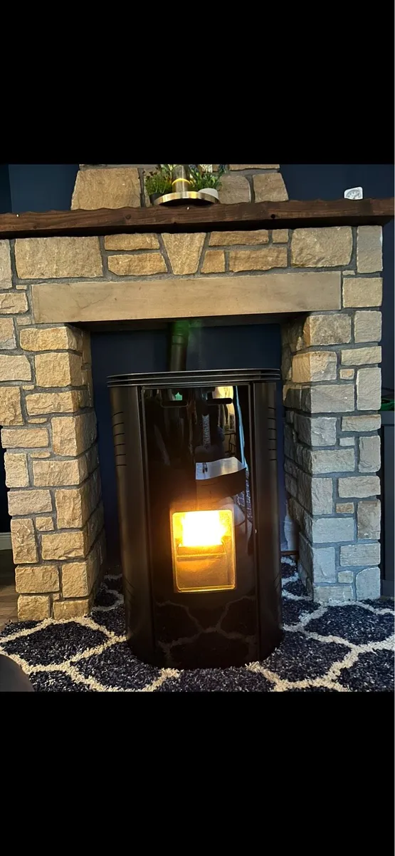 Pellet stove 28kw - Image 1