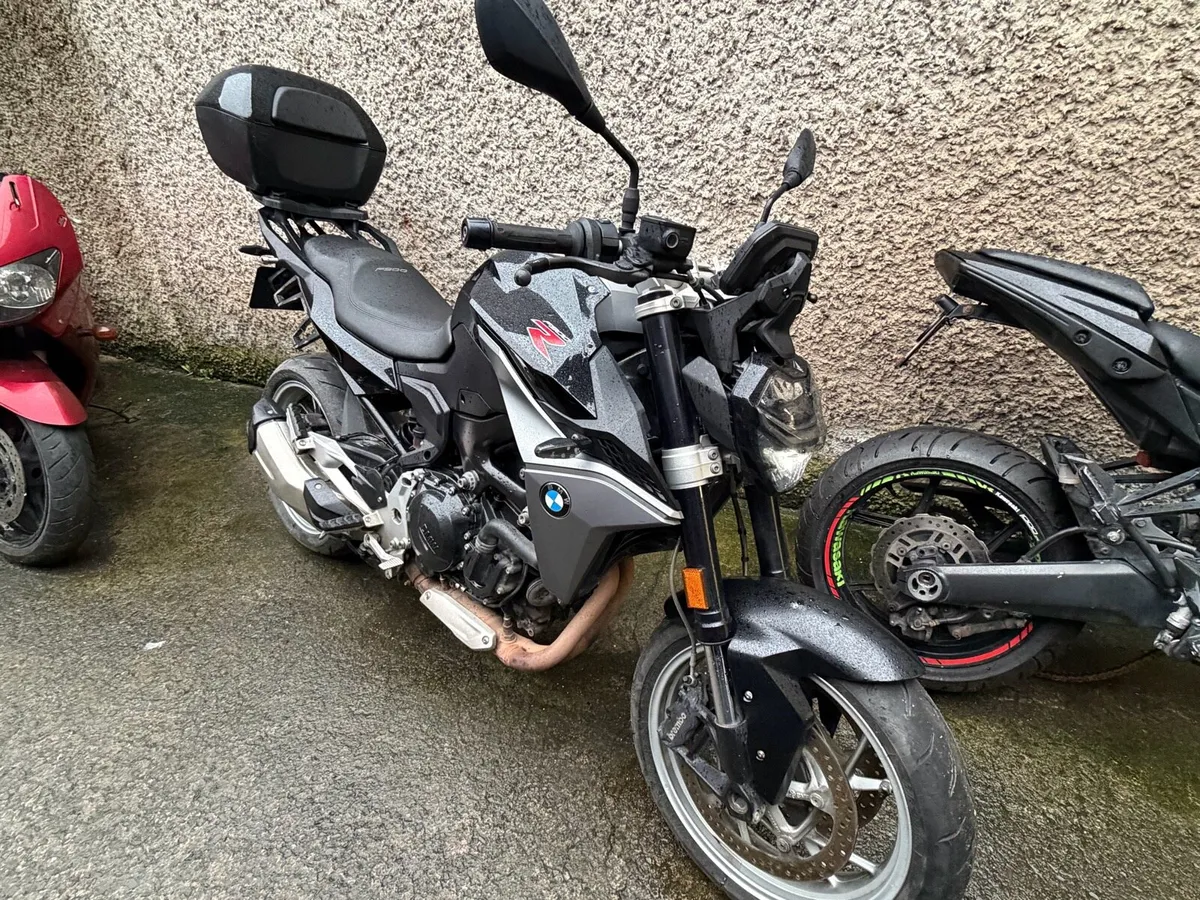 2023 BMW F900R - Image 2