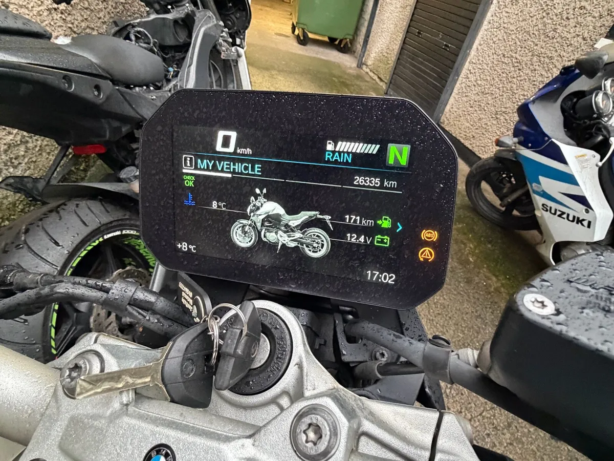 2023 BMW F900R - Image 4