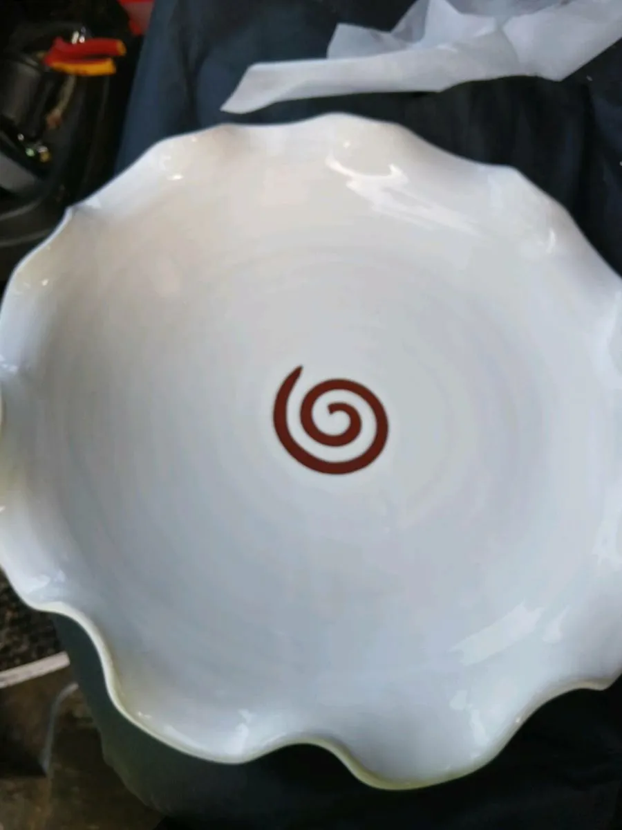 Pottery bowl - Image 1