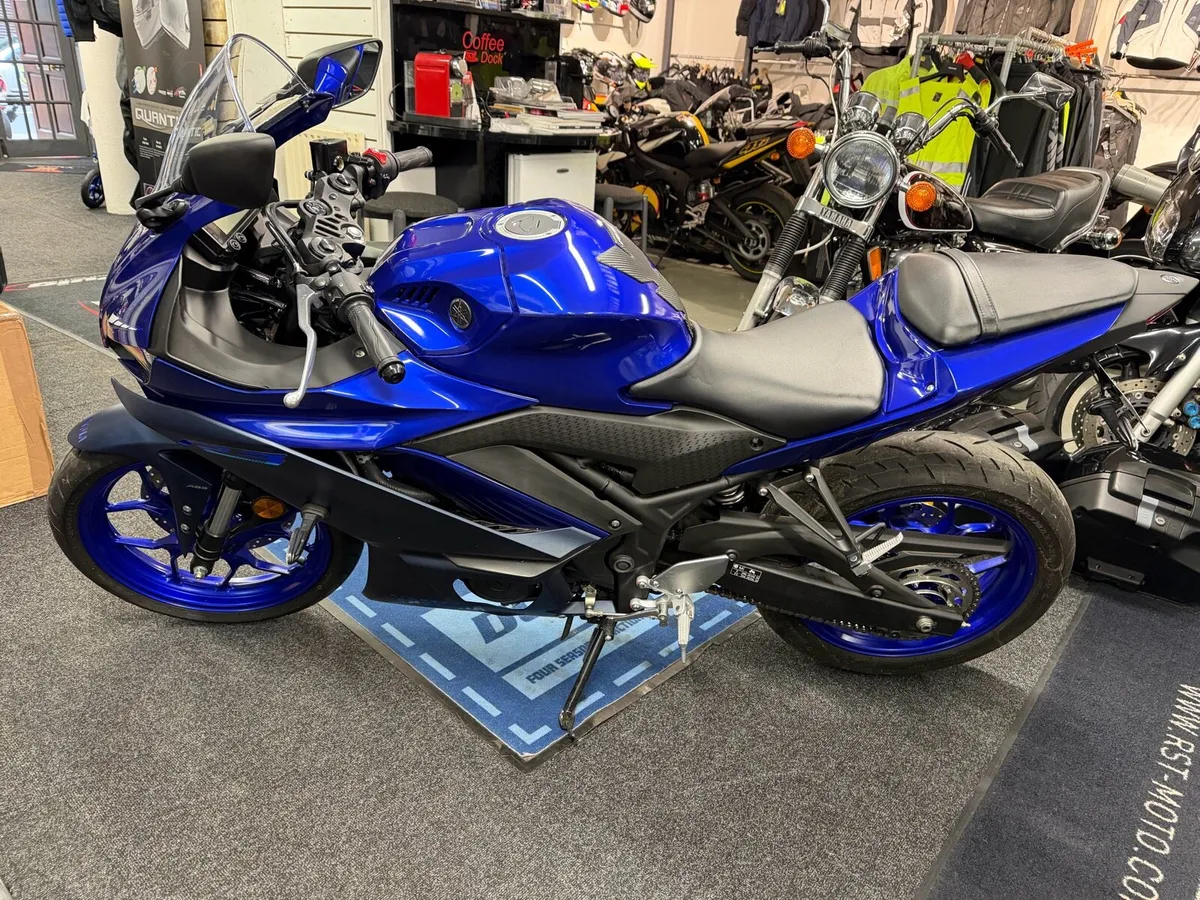 2023 Yamaha R3 only 86km on bike - Image 2