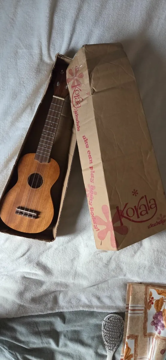 Ukulele - Image 1