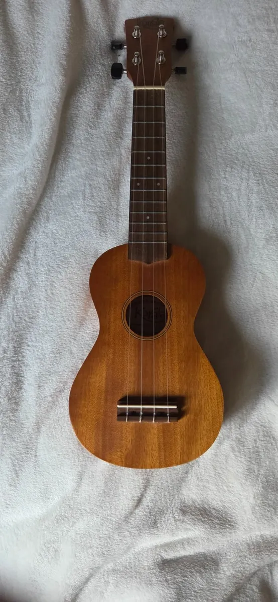 Ukulele - Image 2