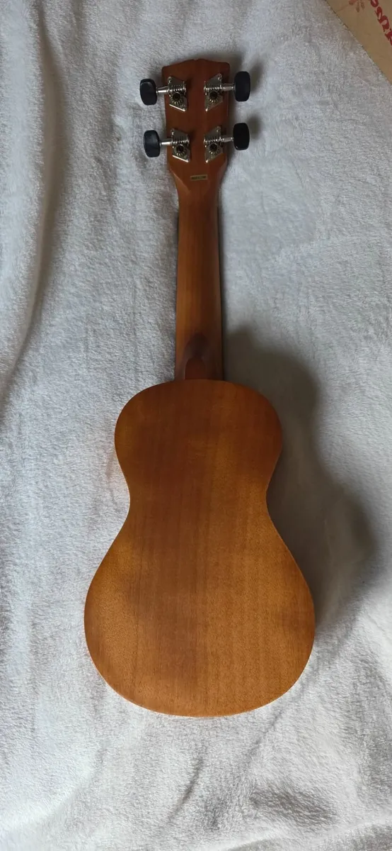 Ukulele - Image 3
