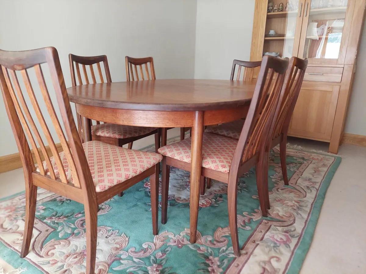 G Plan Oval Dining Table & 6 Chairs - Image 1